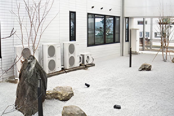 オフィスビルの植栽工事写真