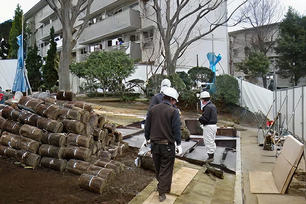 工場の植栽工事写真